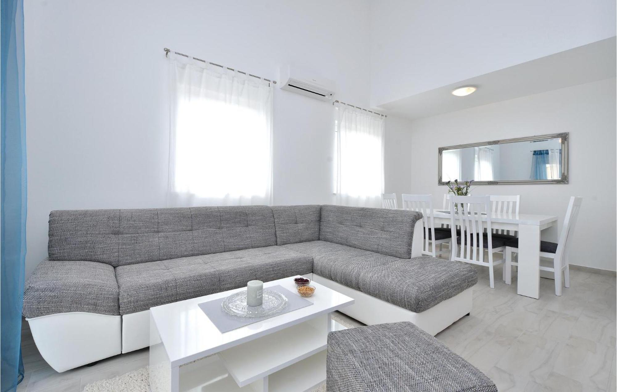 Nice Apartment In Vrsi-Mulo With Wifi Buitenkant foto