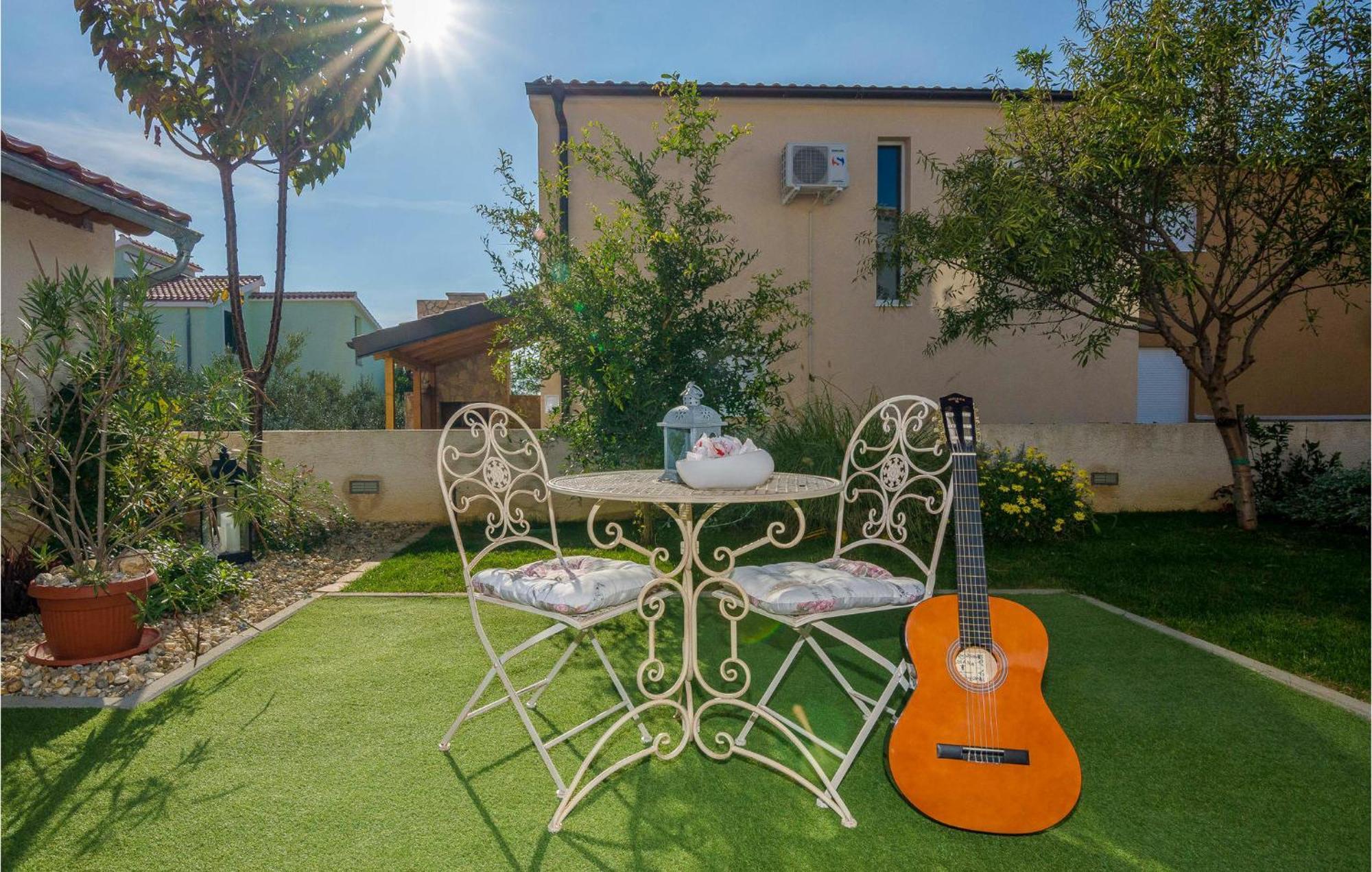 Nice Apartment In Vrsi-Mulo With Wifi Buitenkant foto